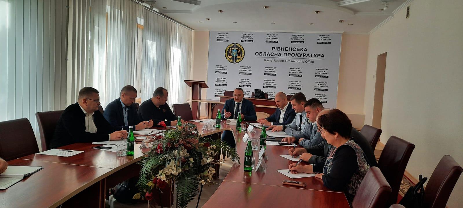 Суди Рівненщини розглянули 30 справ у сфері незаконного видобутку бурштину