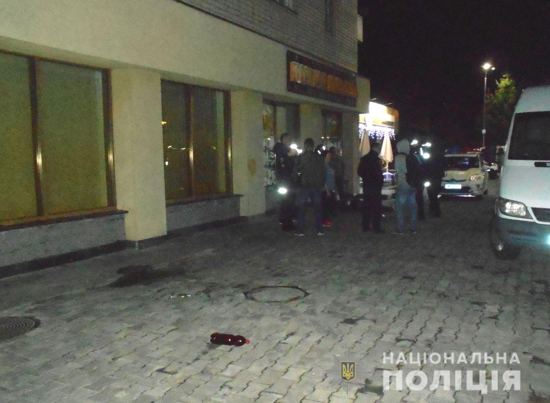 Поліцейські повідомили жителю Тернопільщини про підозру за завдане ножове поранення рівнянину