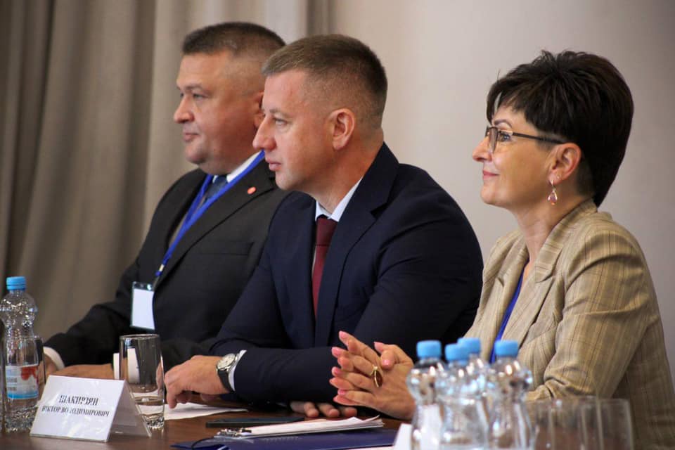 У Рівному досвідом боротьби з COVID-19 обмінювалися медики Західної України