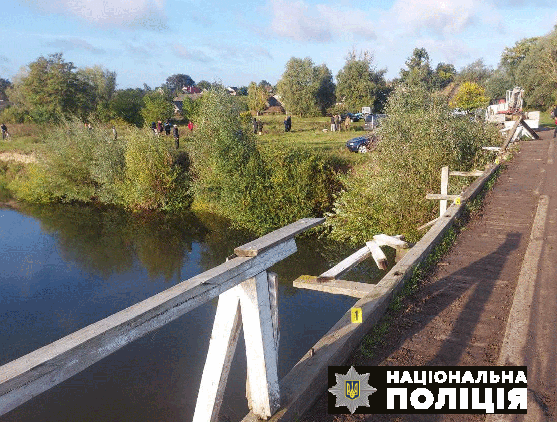 Стали відомі деякі подробиці, щодо падіння автівки у річку