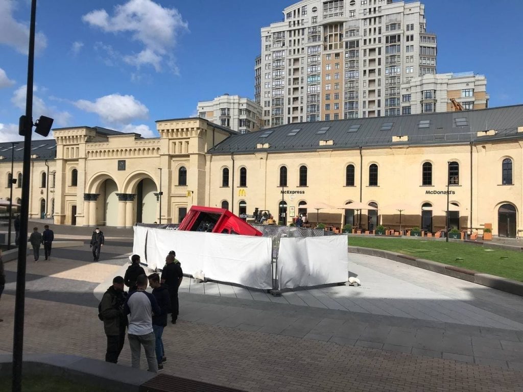 Фонтан у Києві витримав одну добу - фото 1
