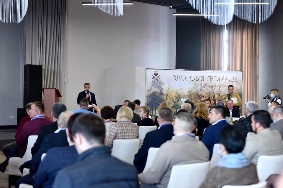У Рівному досвідом боротьби з COVID-19 обмінювалися медики Західної України