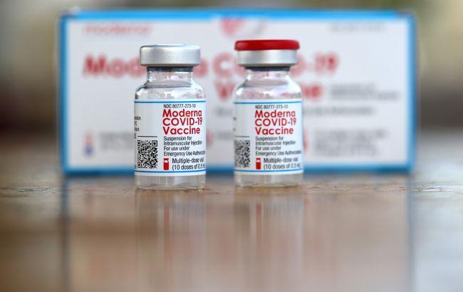 Moderna розробляє комбіновану вакцину від грипу і COVID-19 Moderna розробляє комбіновану вакцину від грипу і COVID-19