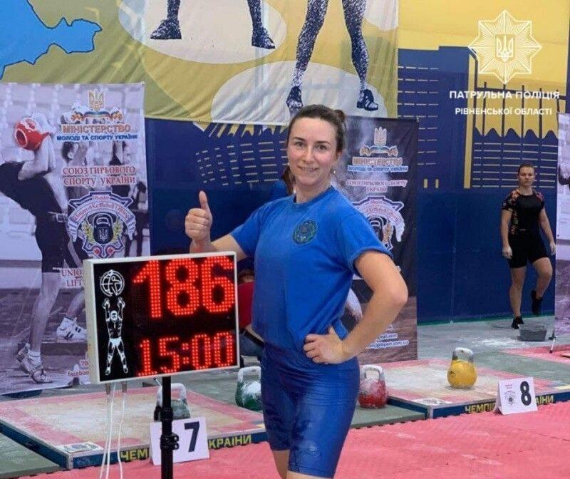 На Чемпіонат Світу з гирьового спорту поїде патрульна з Рівненщини
