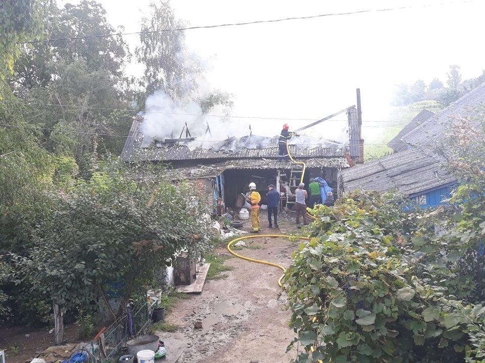 На Рівненщині вогнеборці ліквідували пожежу у приватному домогосподарстві