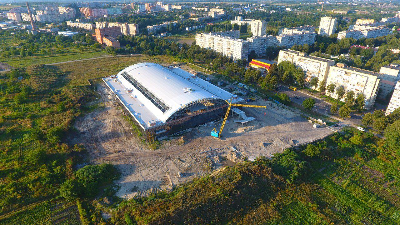 Будівельні роботи на Спорткомплексі на Макарова відновилися