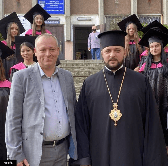 Рівненські студенти засипали владику Іларіона запитаннями