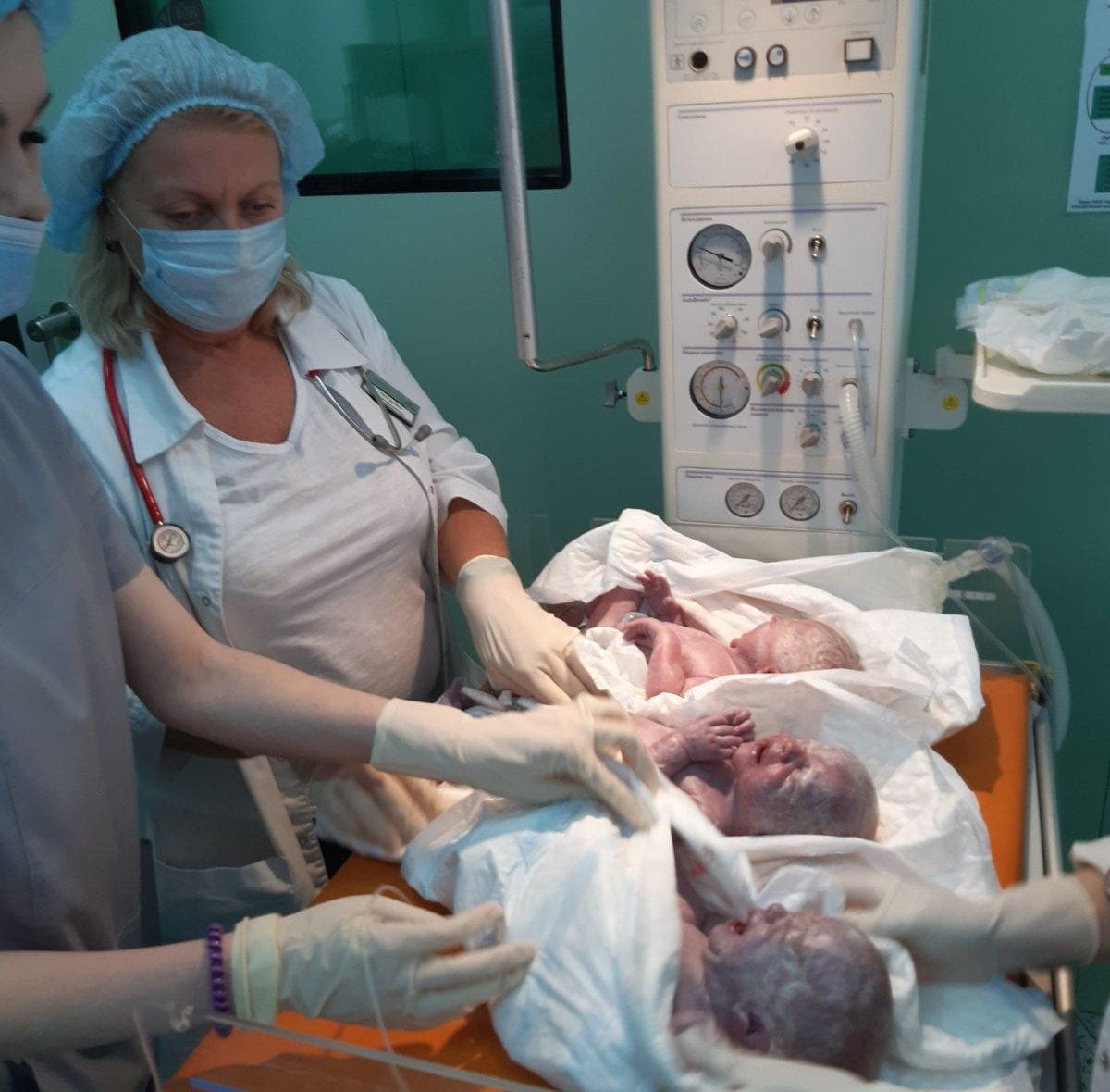 У Рівному жінка з Сарненського району народила трійню