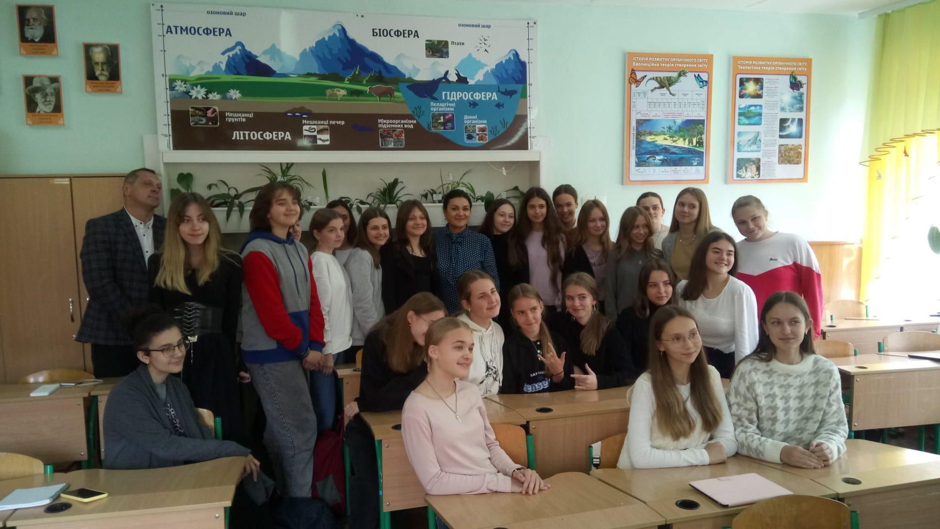 На гостину до ліцеїсток з Рівного завітала народна артистка України Наталія Сумська