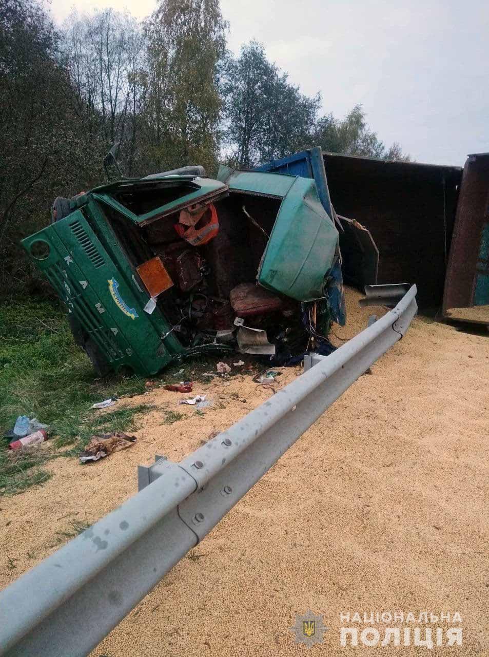 У Рівненському районі загинув водій вантажівки