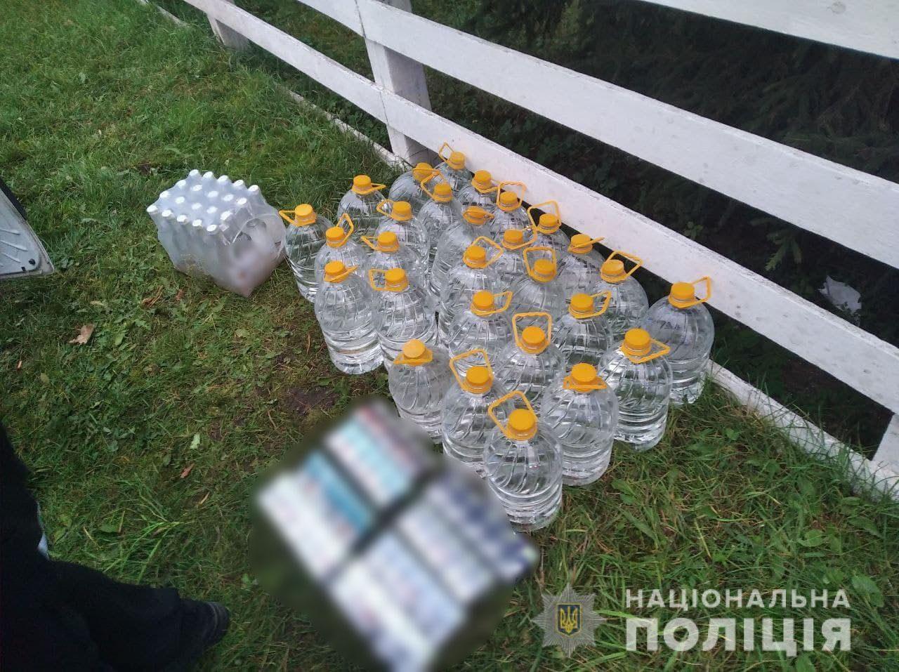 На Рівненщині фальсифікований алкоголь, спирт та цигарки везли на весілля
