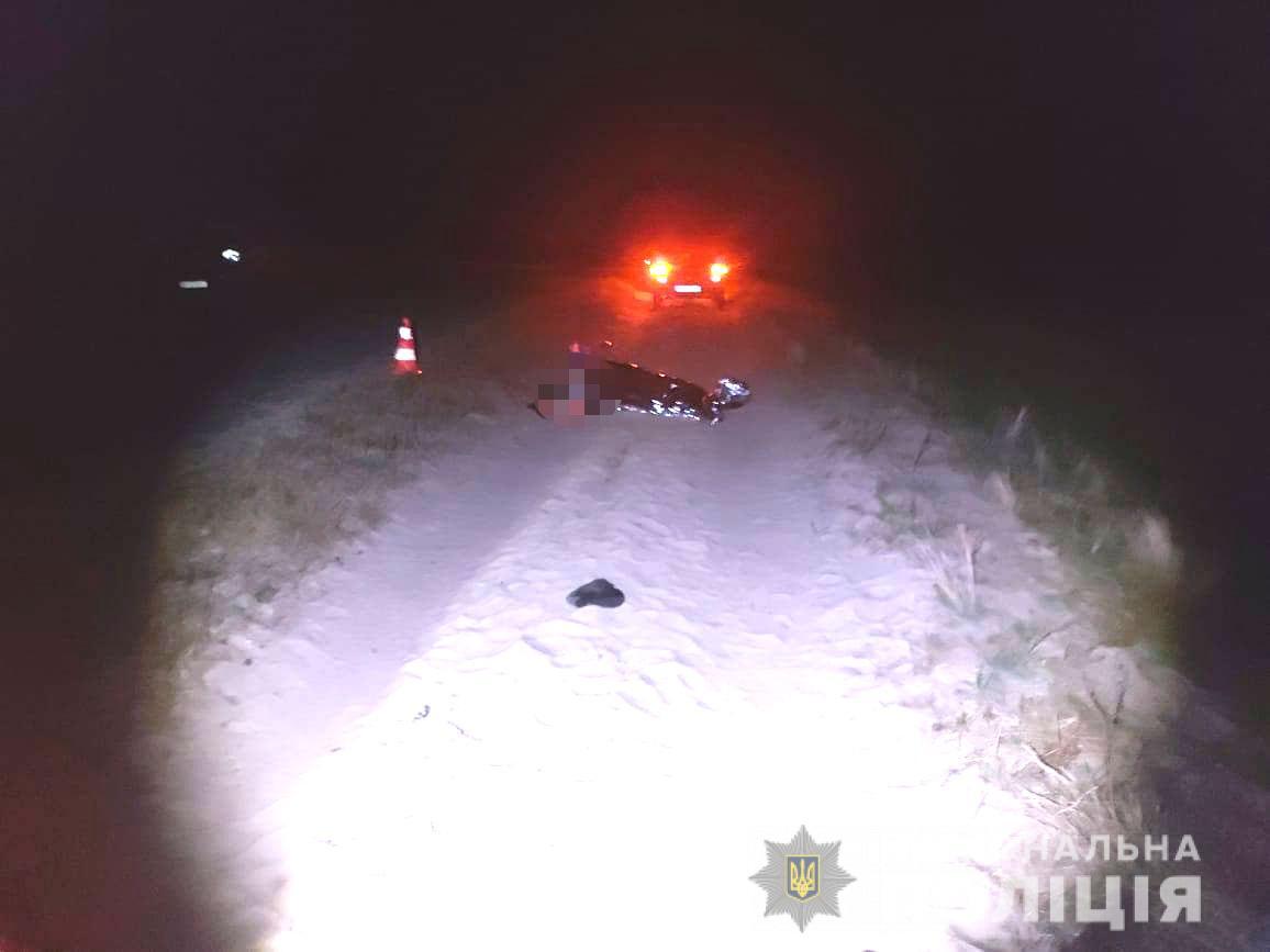 У Вараському районі неповнолітній мотоцикліст смертельно травмував пішохода