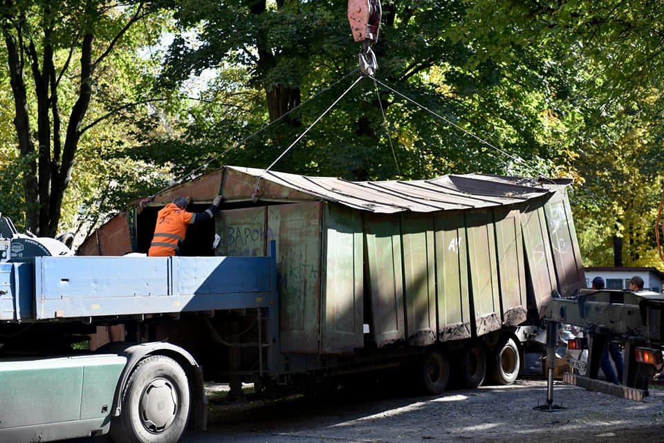 В Рівному демонтують незаконно встановлені гаражі