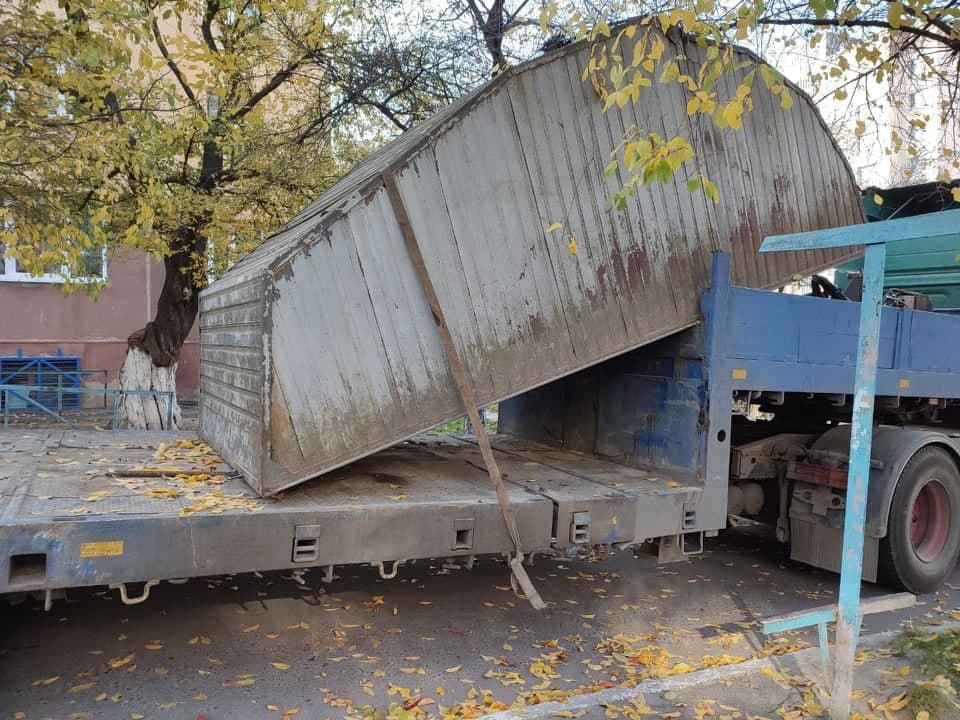 У Рівному демонтували майже три десятка “черепашок”