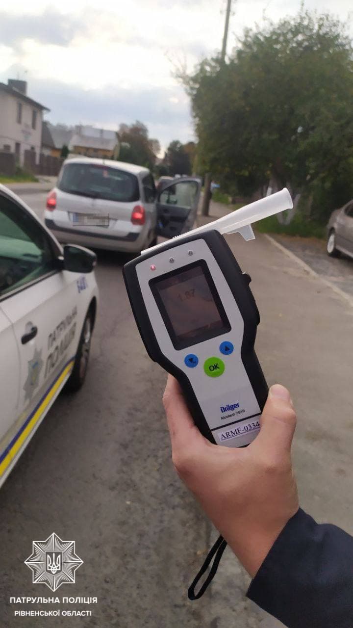 У Рівному поліцейські блокували авто з нетверезим водієм