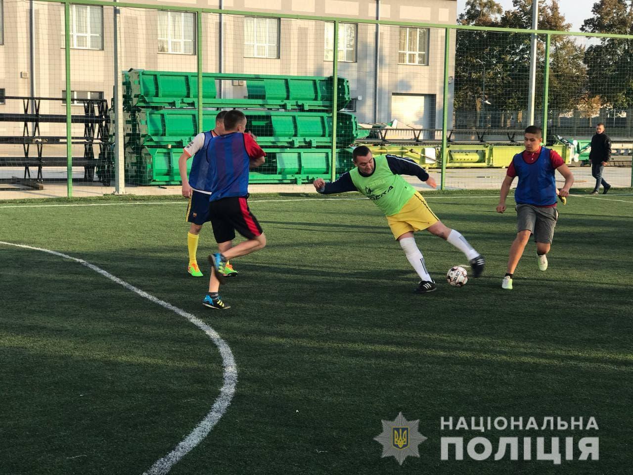 Двадцять команд поліцейських Рівненщини змагалися за вихід у фінал із міні-футболу Двадцять команд поліцейських Рівненщини змагалися за вихід у фінал із міні-футболу