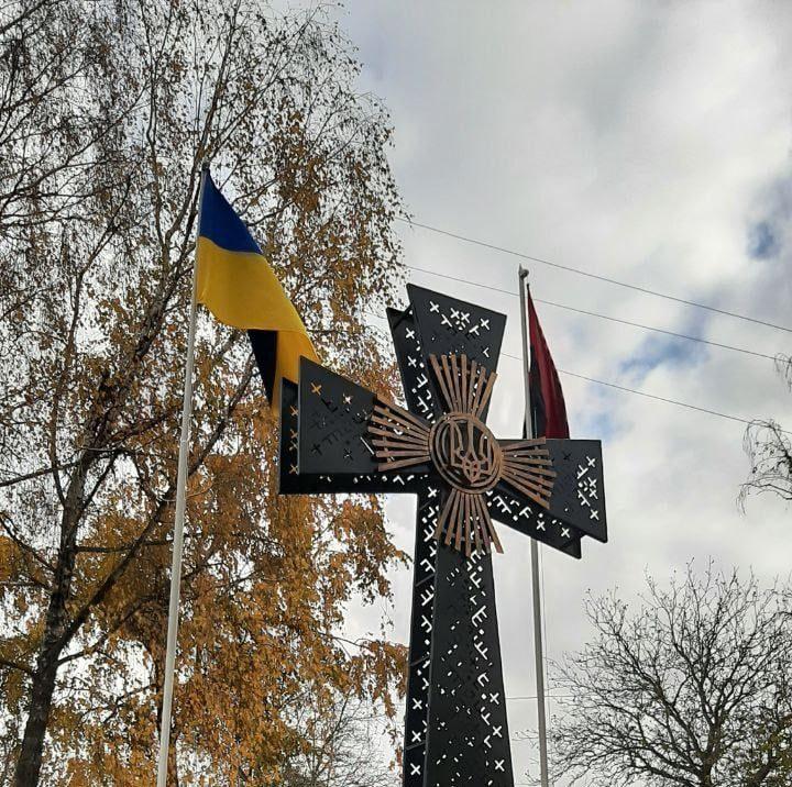 Пам’ятний хрест на місці загибелі підпільників встановили у Хмельницькій області
