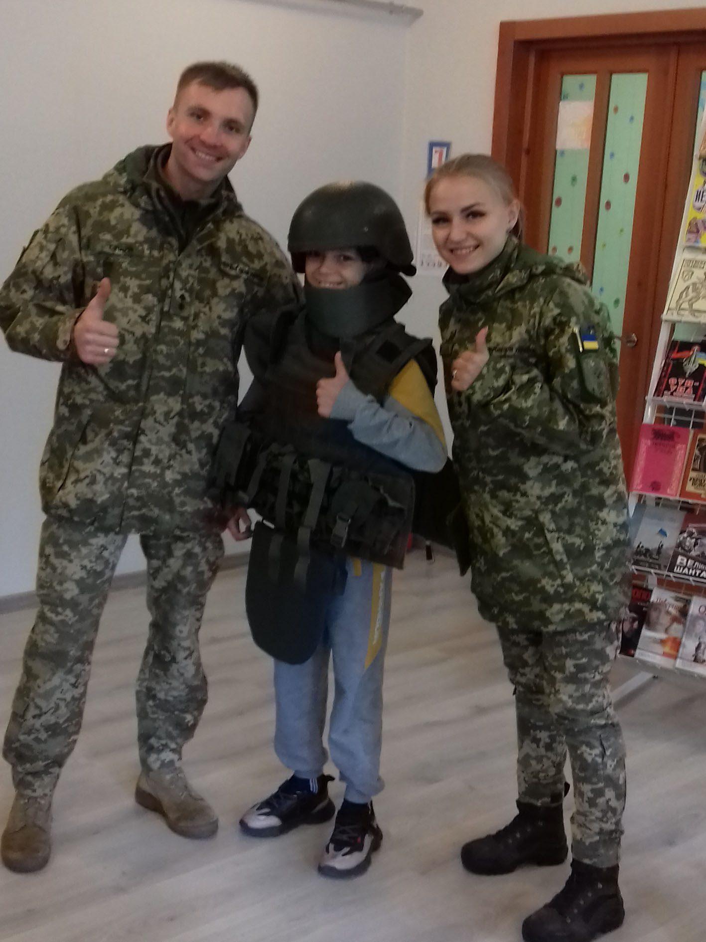 На зустріч до школярів Рівного завітали військові зв’язківці