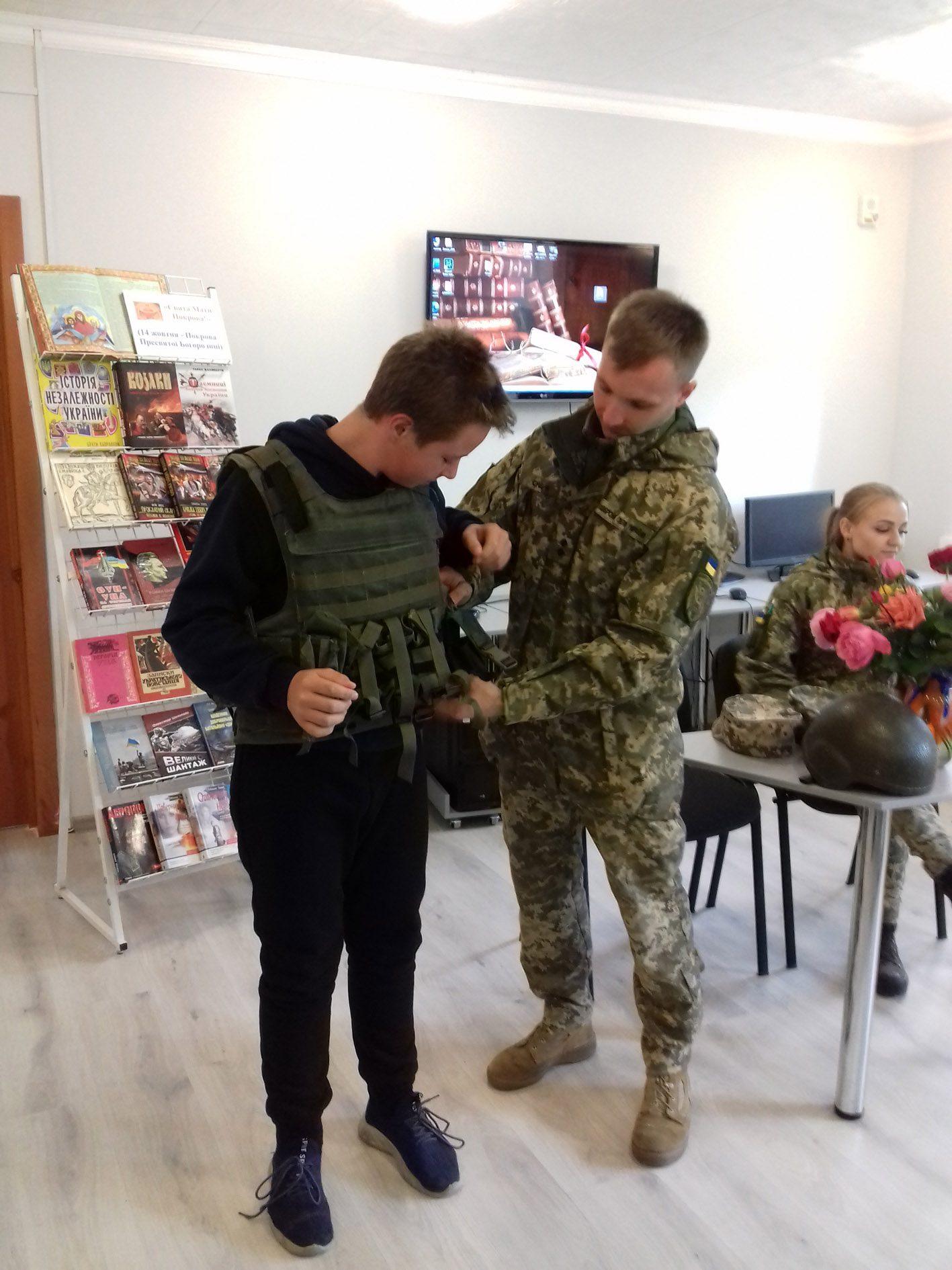 На зустріч до школярів Рівного завітали військові зв’язківці