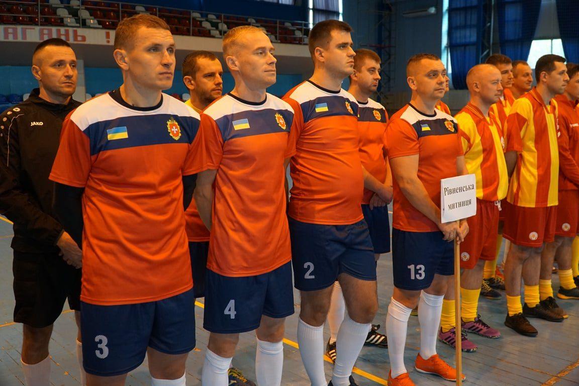 Команда Рівненської митниці боролася за кубок з міні-футболу