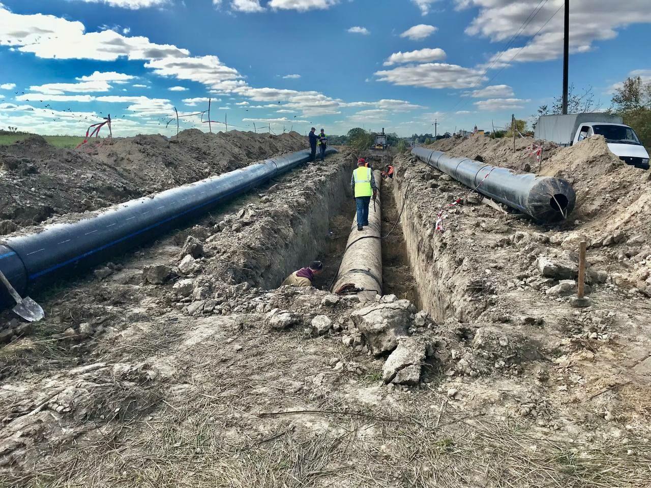 Рівнеоблводоканал замінив більш як 600 метрів водогону, що живить водою Рівне