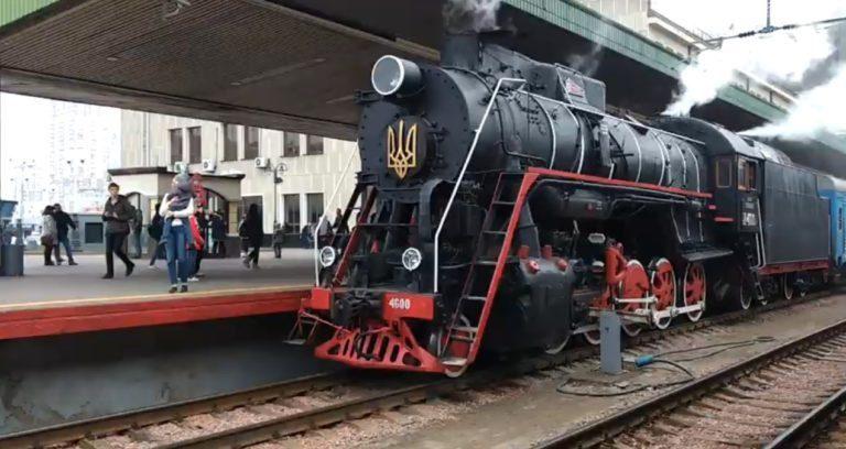 “Укрзалізниця” запустила ретропоїзд до Дня залізничника