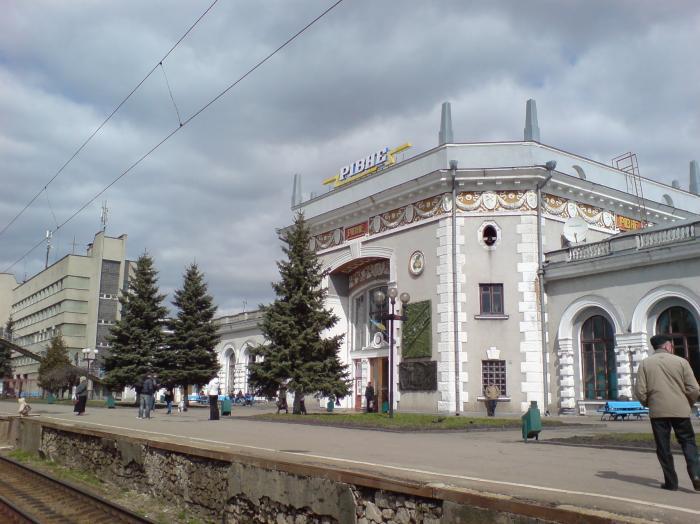 Повернути додому загублену бабусю допомогла працівниця залізниці