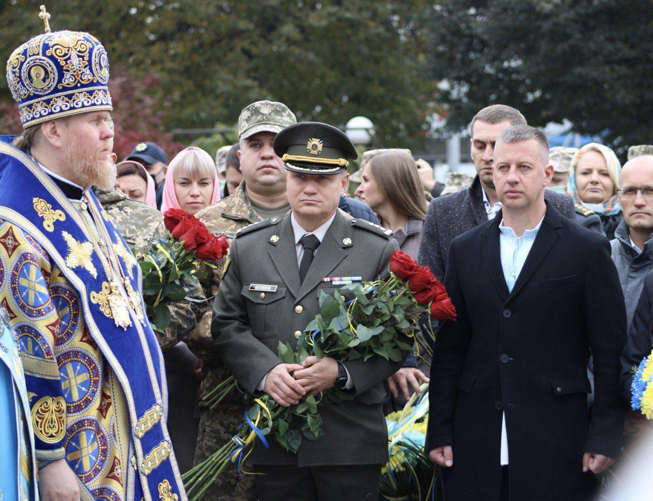 В Рівному відкрили меморіал пам’яті загиблих Героїв