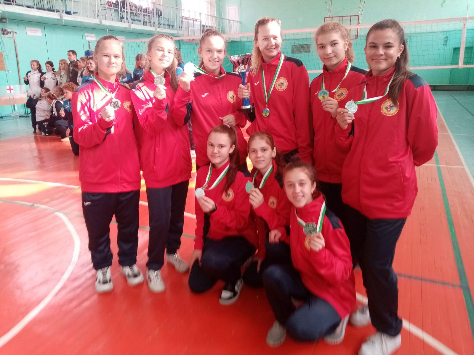 На чемпіонаті України з волейболу жіноча команда Рівненщини виборола срібло