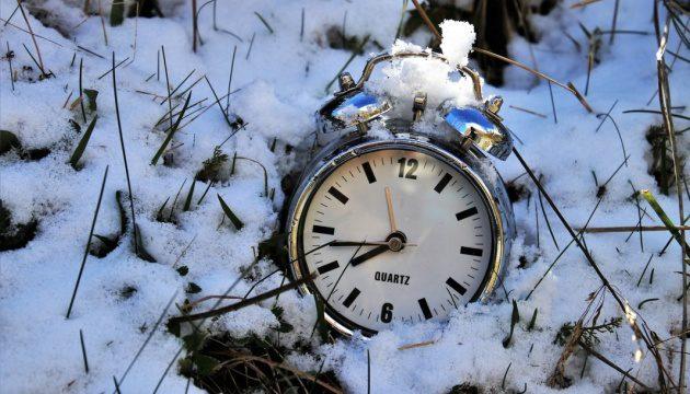Зимовий час: Чи переходитиме на нього Україна цього разу
