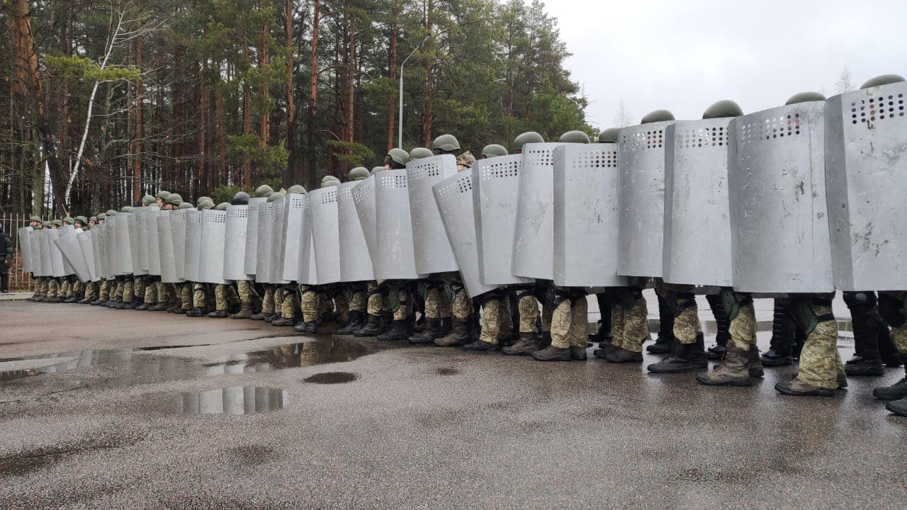 На українсько-білоруському кордоні силовики провели масштабні навчання (відео)