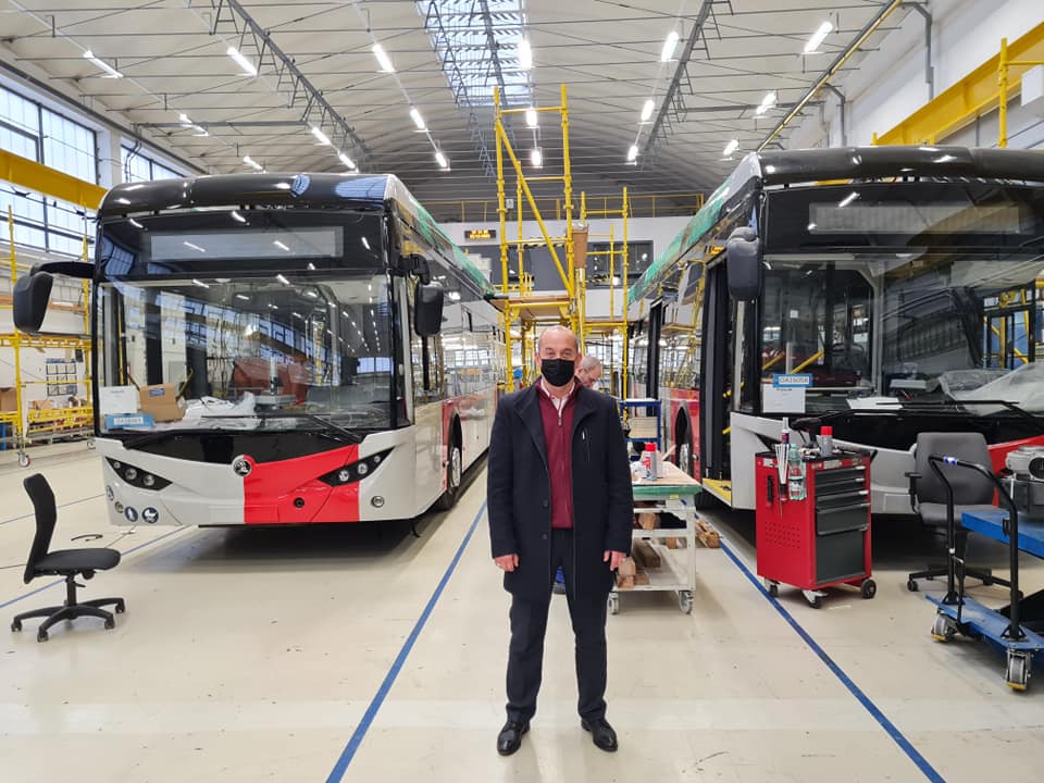 Чиновник та депутат з Рівного побували у Чехії на заводі, де роблять тролейбуси (ФОТО)