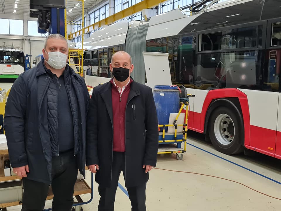 Чиновник та депутат з Рівного побували у Чехії на заводі, де роблять тролейбуси (ФОТО)
