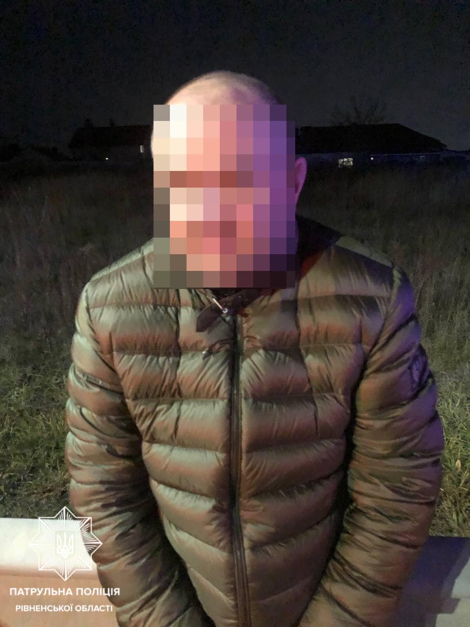 Патрульні Рівненщини зупинили за орієнтуванням автомобіль, який перебуває в розшуку