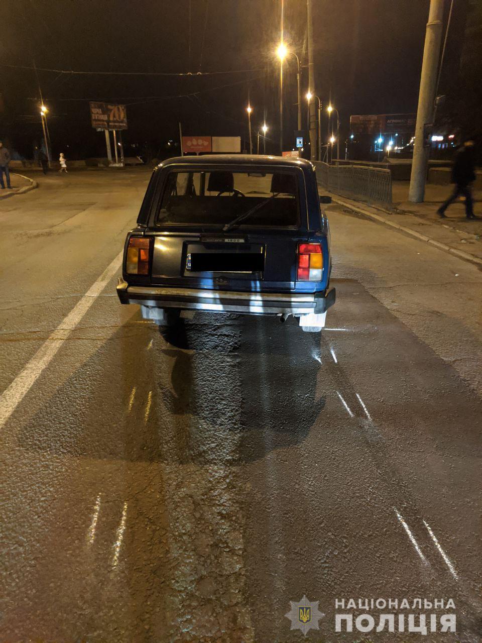 У Рівному малолітня дівчинка потрапила під колеса автівки