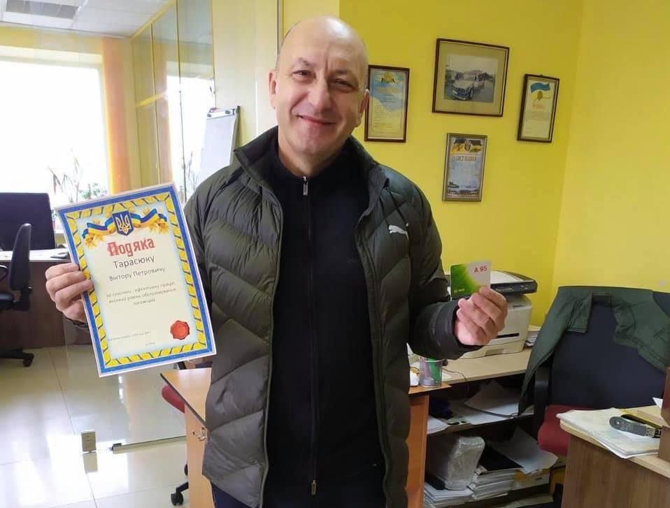 Водій таксі людяним вчинком вразив рівнянку