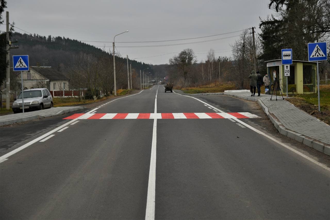 Більше 10 кілометрів дороги Рівне-Здолбунів-Мізоч-Дубно – відремонтовано Більше 10 кілометрів дороги Рівне-Здолбунів-Мізоч-Дубно – відремонтовано