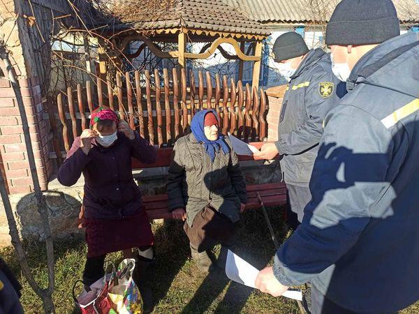 Рятувальники Рівненщини навчали населення правилам пожежної безпеки