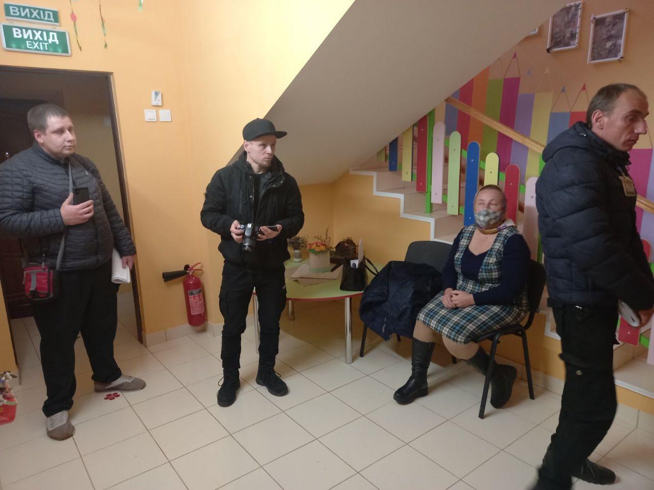 Роботу дитсадка у Рівному на пів дня заблокували невідомі (фото+відео)