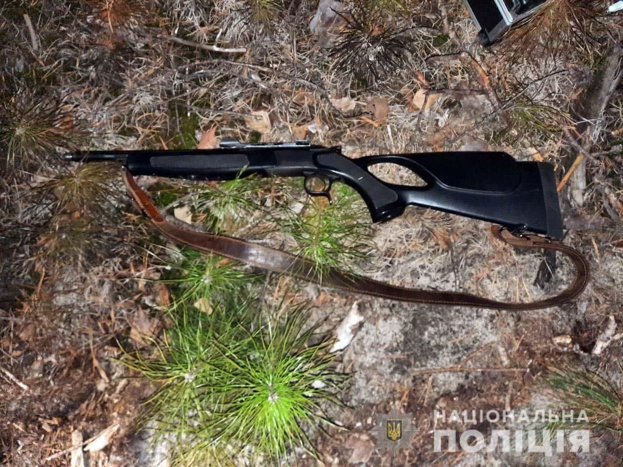 Поліцейські встановлюють обставини загибелі жителя Рівненщини на полюванні
