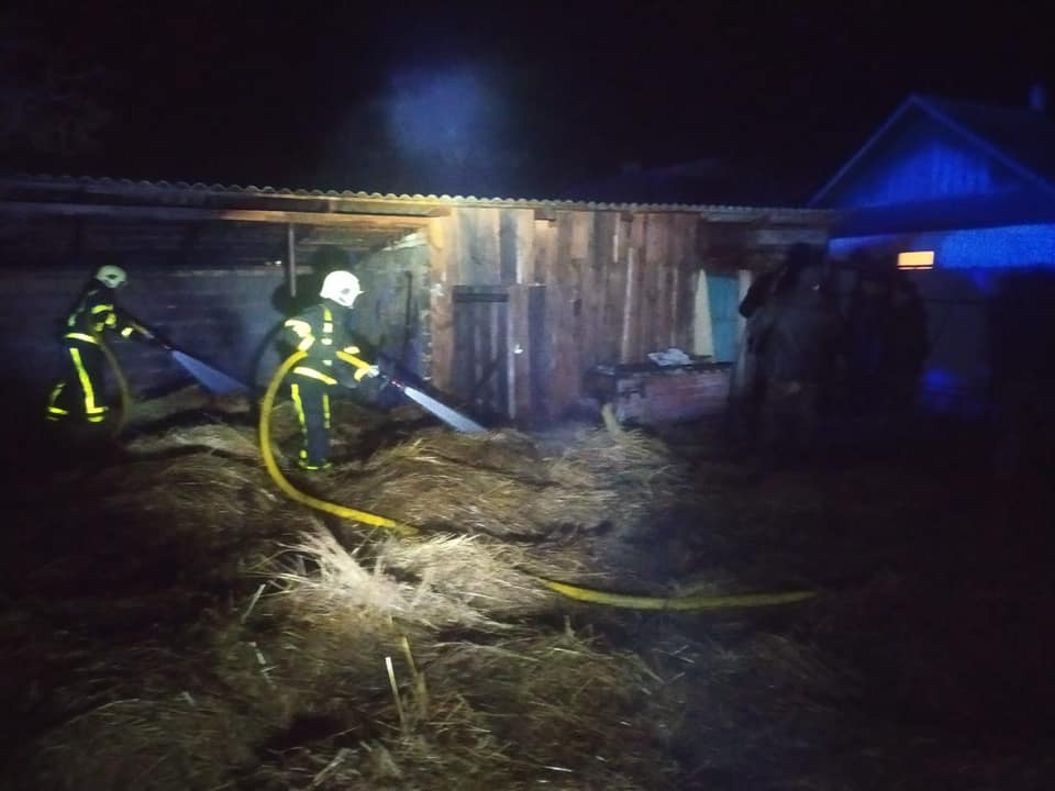На Сарненщині вогнеборці врятували від вогню господарчу будівлю