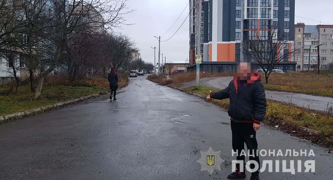 На Рівненщині чоловік вдарив по голові знайомого та відібрав 20 тисяч гривень