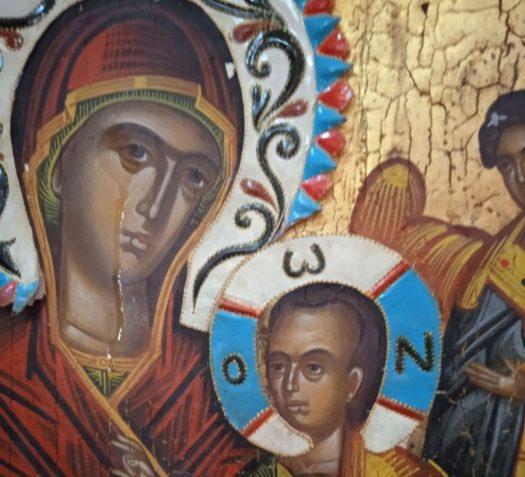 У храмі на Рівненщині замироточила ікона Божої Матері «Всецариця» (ВІДЕО)