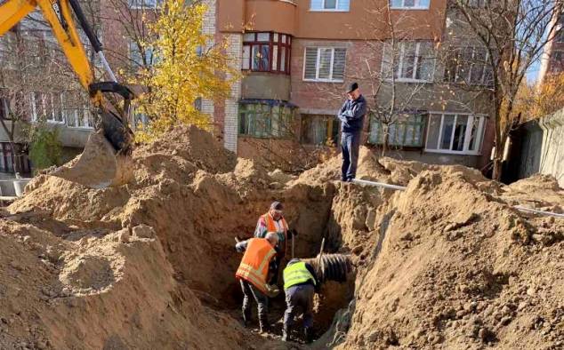 180 метрів нової водопровідної мережі замінено на мікрорайоні Північний в Рівному