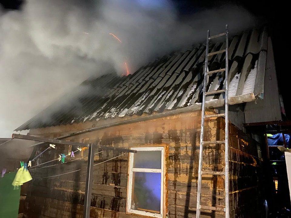 Корецькі вогнеборці ліквідували пожежу у приватному господарстві