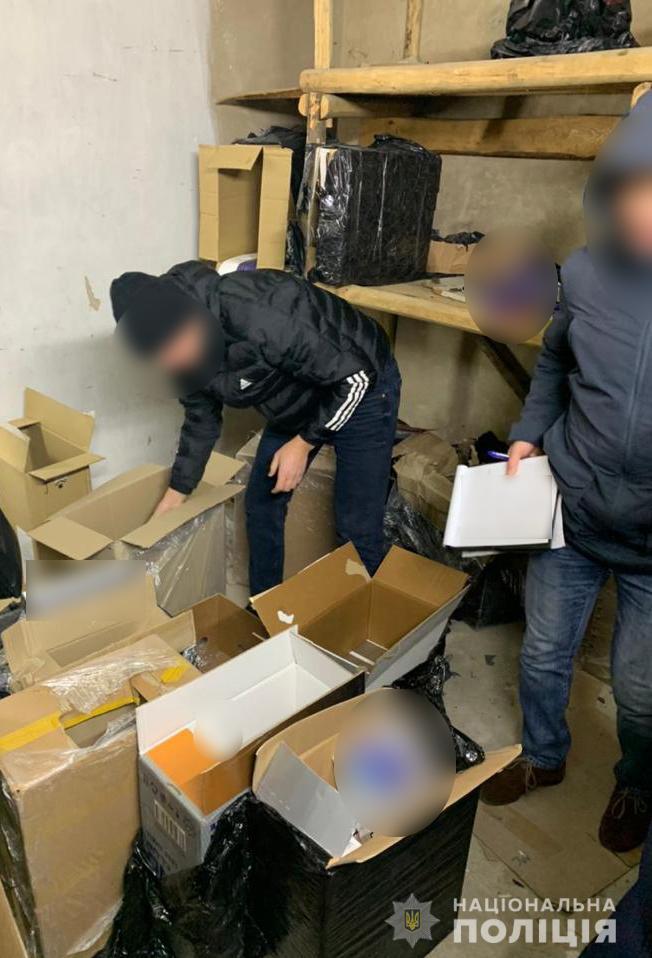 На Рівненщині поліцейські вилучили понад 20 тисяч пачок безакцизних цигарок