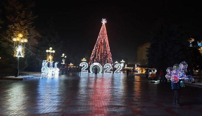 Рівне потрапило до п’ятірки лідерів за вартістю новорічних витрат на одного мешканця Рівне потрапило до п’ятірки лідерів за вартістю новорічних витрат на одного мешканця