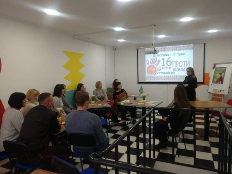 У 16 навчальних закладах Рівненщини прокурори провели просвітницькі уроки