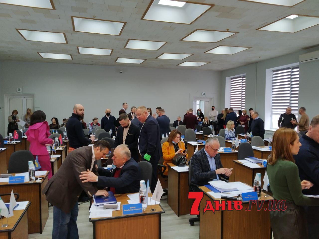 Рівнерада розгляне кілька сотень питань