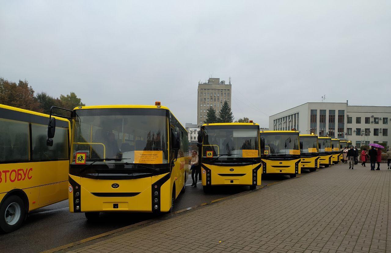 На шкільні автобуси Рівненщина отримає майже 100  мільйонів